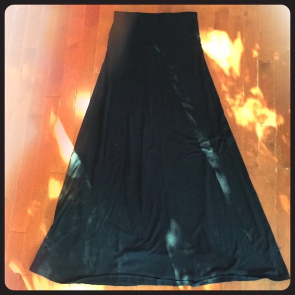 Black maxi skirt- size small - Picture 1 of 2